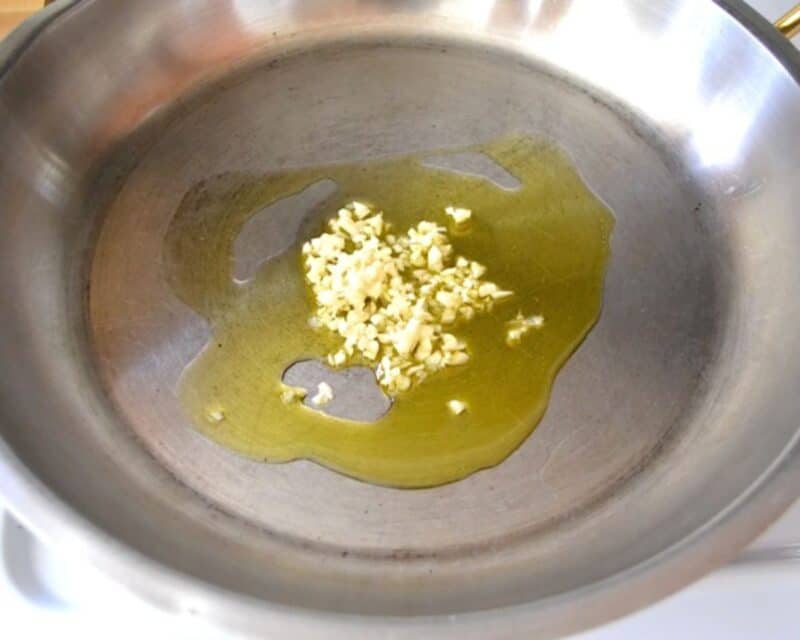 Cooking garlic in olive oil