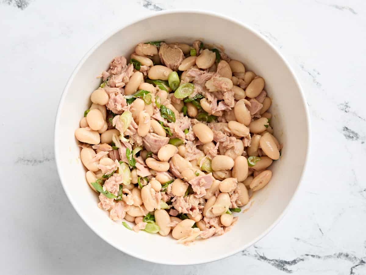 Finished tuna white bean salad in a bowl