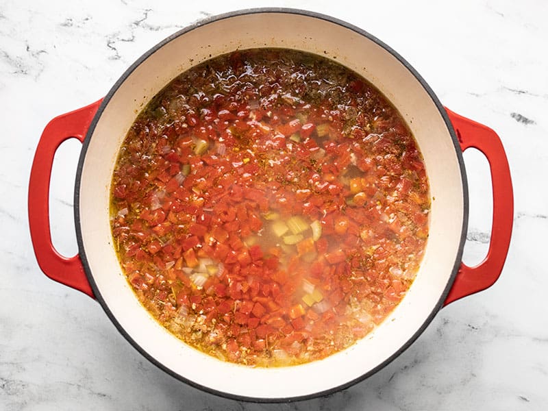 Simmered chicken and lime soup