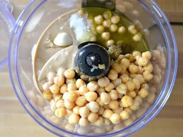hummus ingredients in food processor