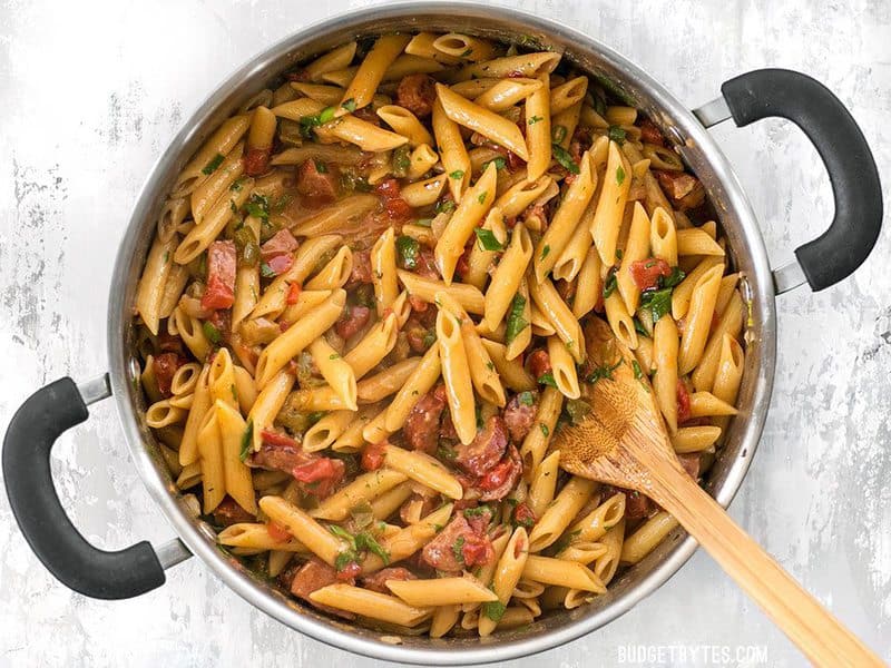 Celebrate like you're in Louisiana with this easy, filling, and inexpensive one pot favorite, Pastalaya. It's the shortcut pasta version of Jambalaya! BudgetBytes.com Finished pot of Pastalaya