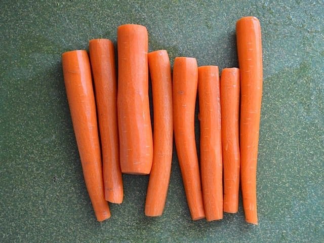 Cleaned and peeled carrots
