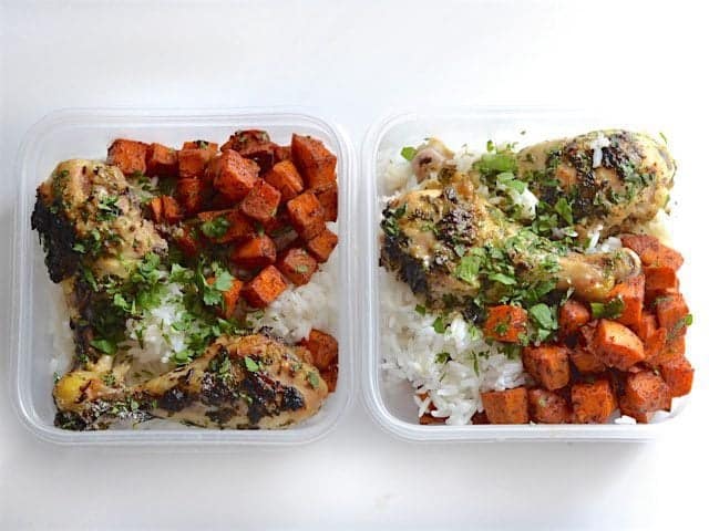 These garlicky Cilantro Lime Chicken Drumsticks are like a blast of summer to get you through those winter blues. Also great for the grill! Budgetbytes.com Cilantro Lime Chicken Drumsticks meal prepped in square meal prep containers