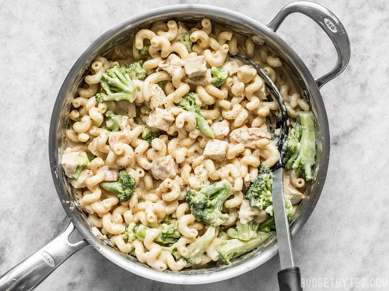 Simple, delicious, and totally comforting, this White Cheddar Mac and Cheese is the perfect quick fix for weeknight dinners. Budgetbytes.com Finished White Cheddar Mac and Cheese in the skillet