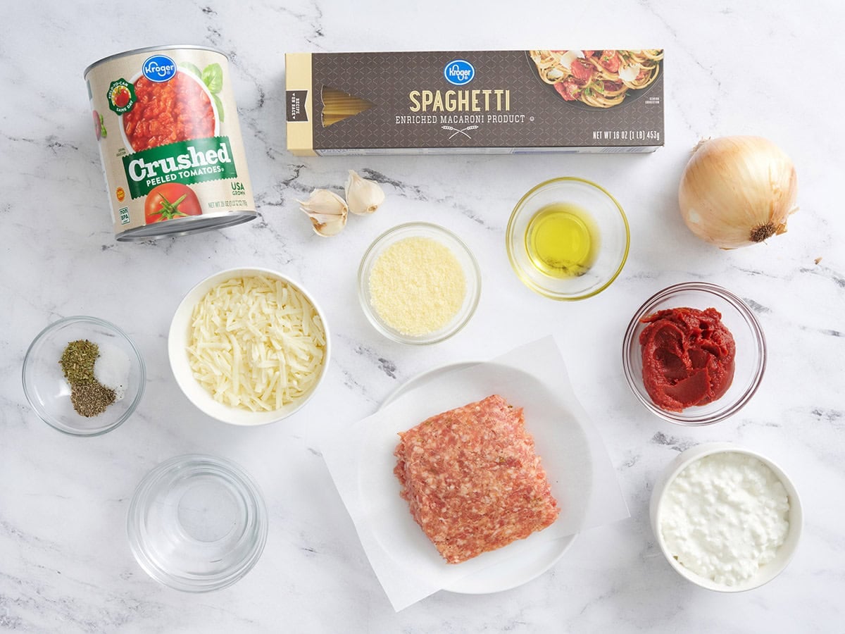 The ingredients for baked spaghetti.