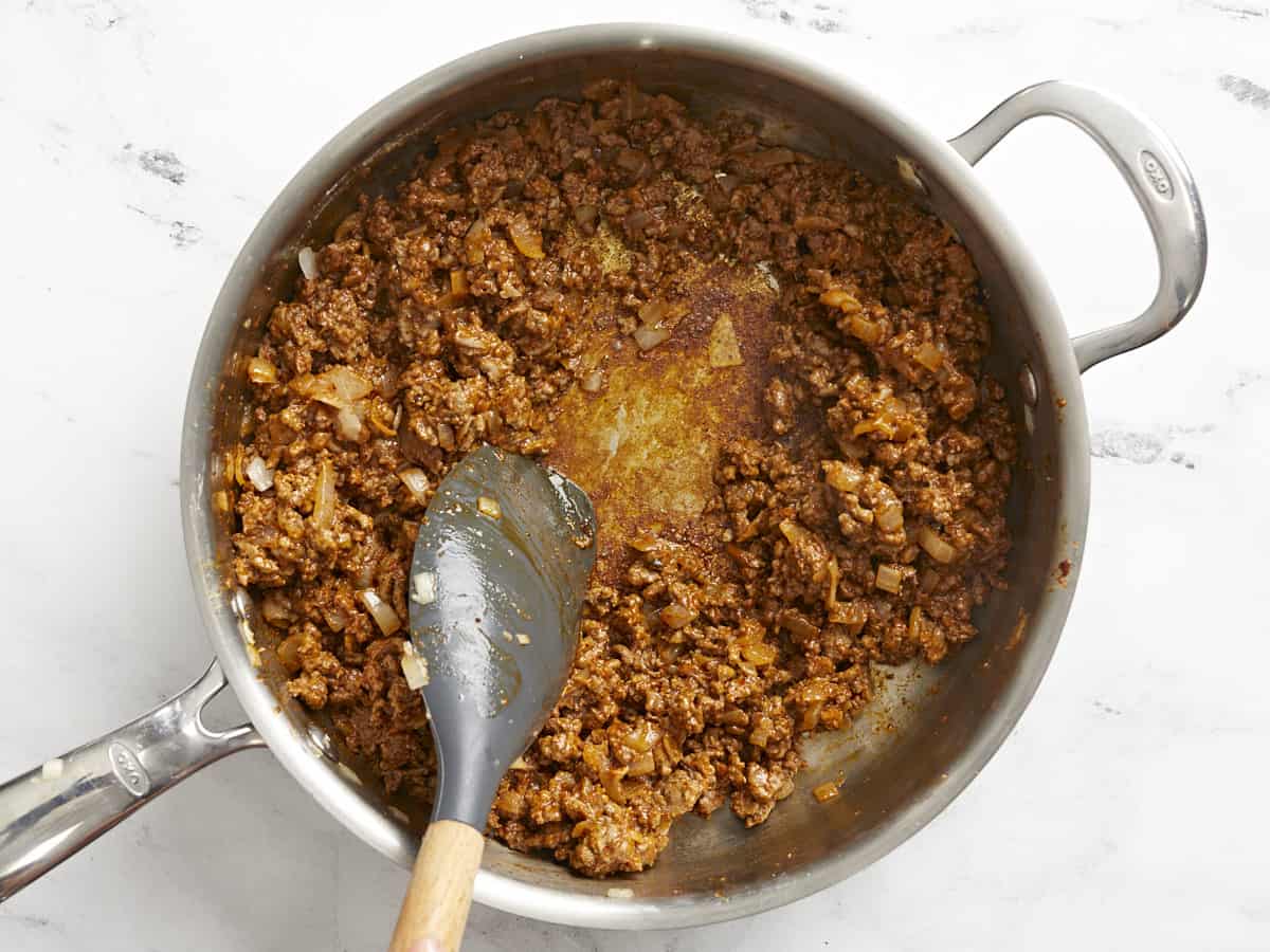 Flour and spices cooked into ground beef.
