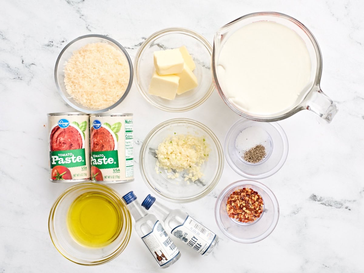 The ingredients to make vodka sauce.