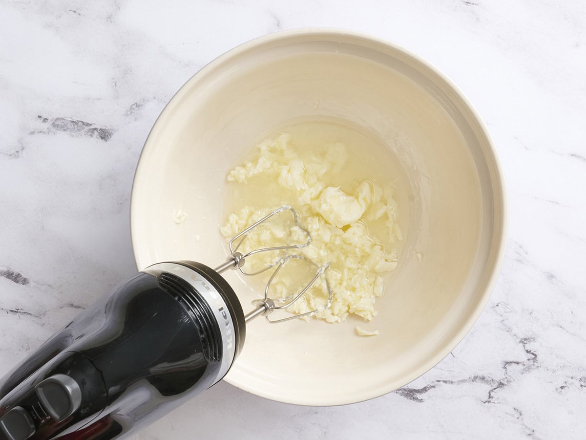Oil and butter in a mixing bowl.