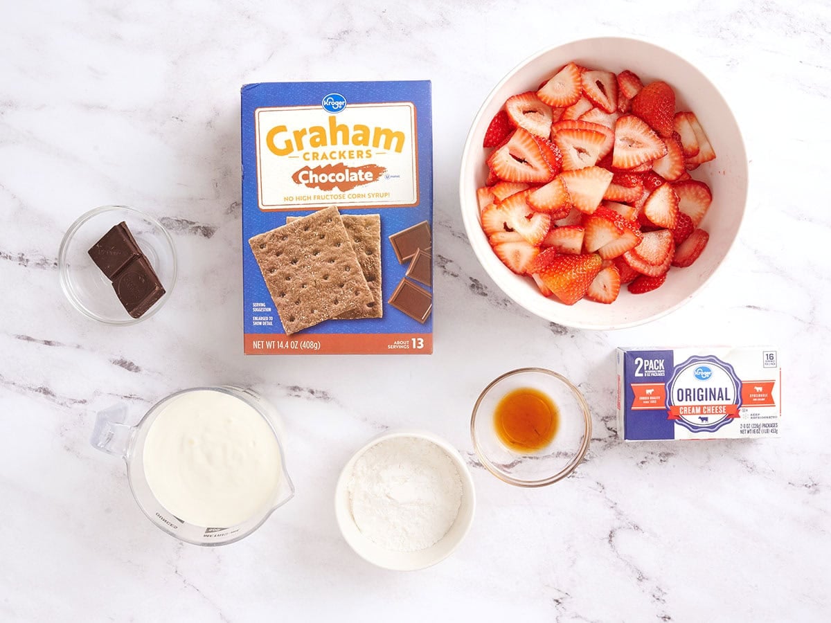 The ingredients to make an icebox cake.